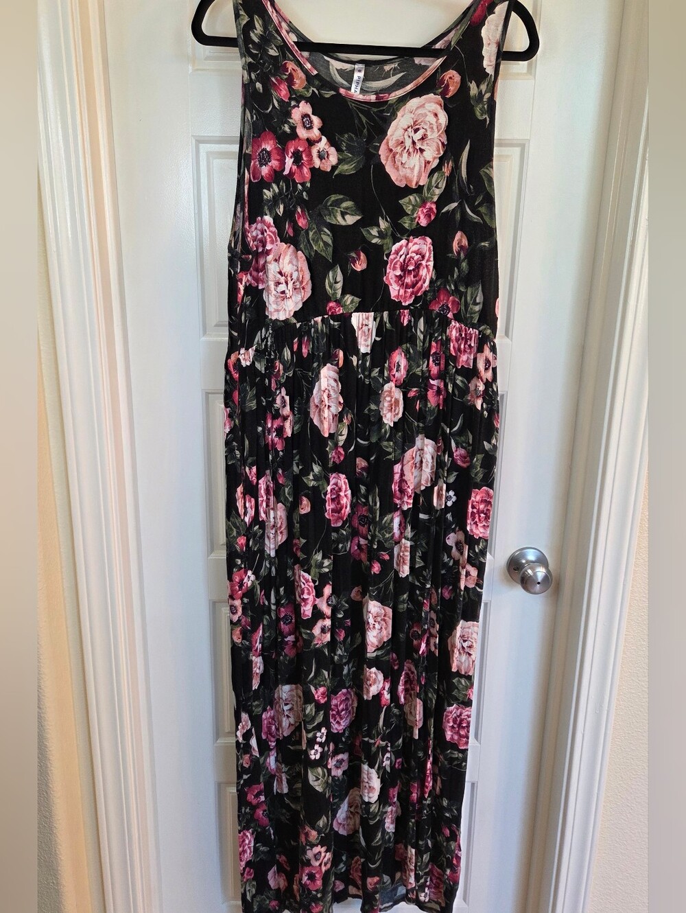 Piphany 2X Black Floral Sleeveless Maxi Dress with Pockets Plus Size